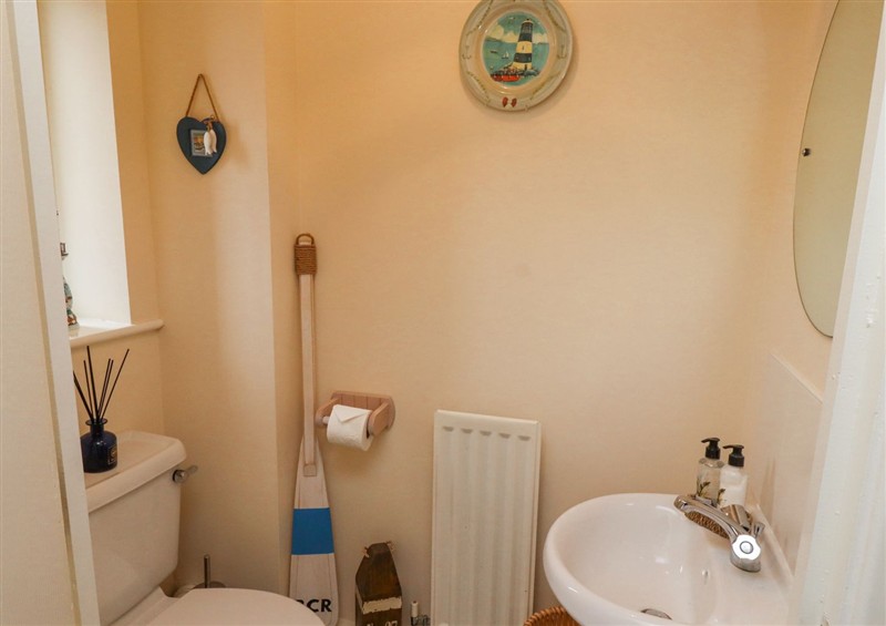 Bathroom at Tee View, Seahouses