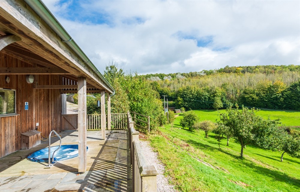 Outside at Teign Cottage in Broadhempston