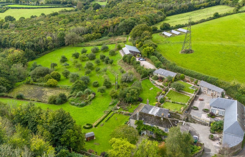 The setting of Teign Cottage (photo 2) at Teign Cottage in Broadhempston