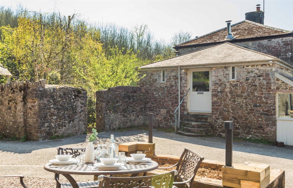 The setting of Teign Cottage at Teign Cottage in Broadhempston
