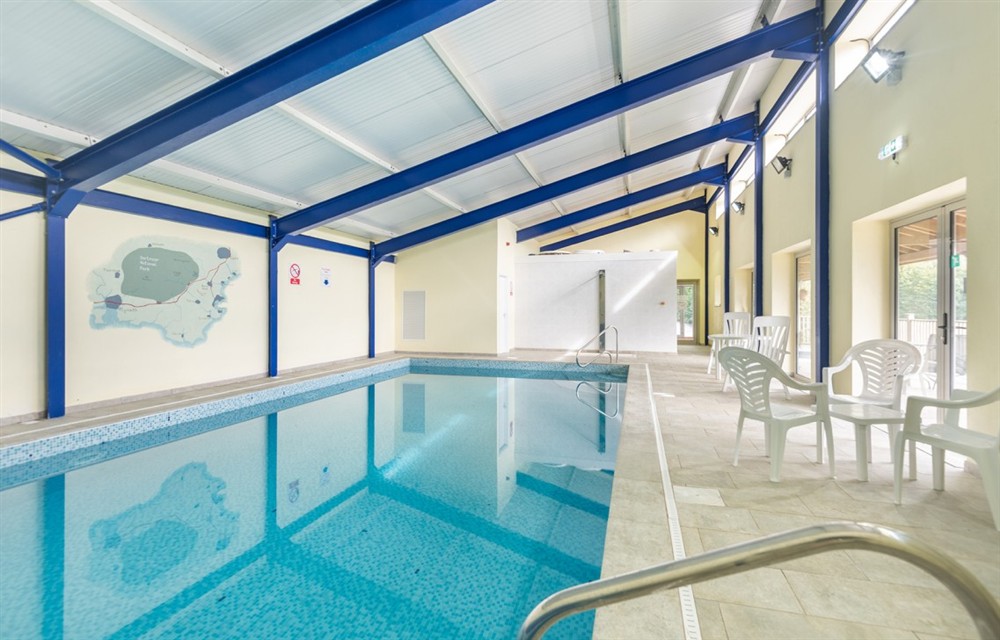 There is a pool at Teign Cottage in Broadhempston