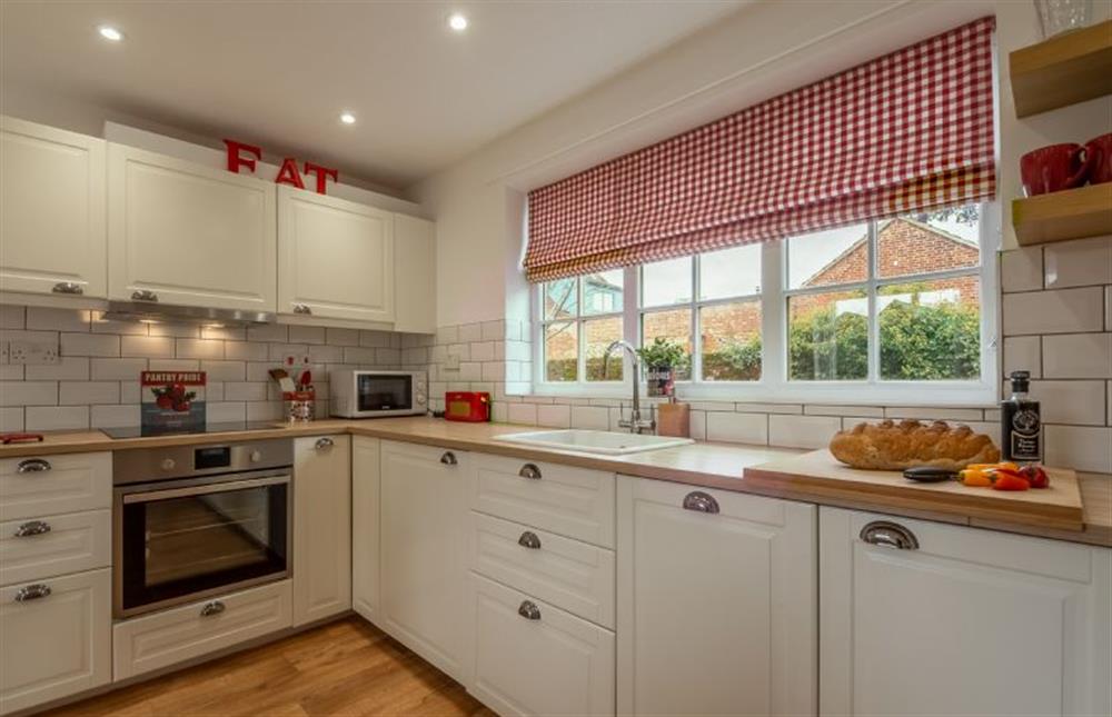 Ground Floor: A well-equipped kitchen at Telford Cottage, Foulsham near Dereham