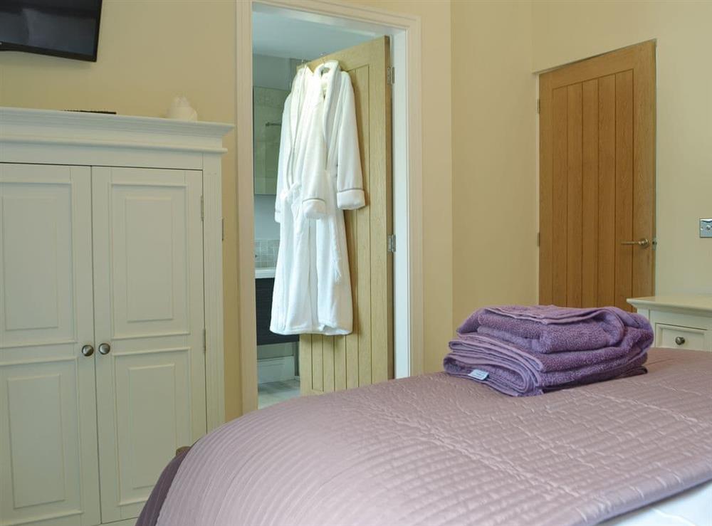 Romantic double bedroom with en-suite (photo 2) at Tenement Farm Lodge in Burneside, near Kendal, Cumbria