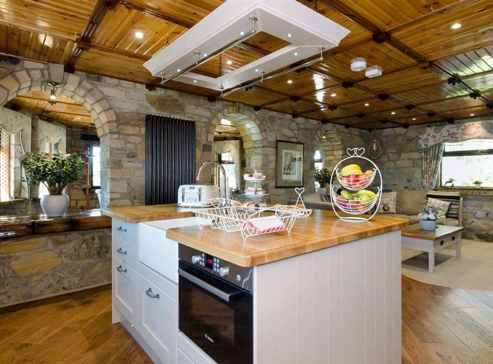 Spacious kitchen/dining room (photo 3) at Tennox Parlour in Kilbirnie, near Lochwinnoch, Ayrshire