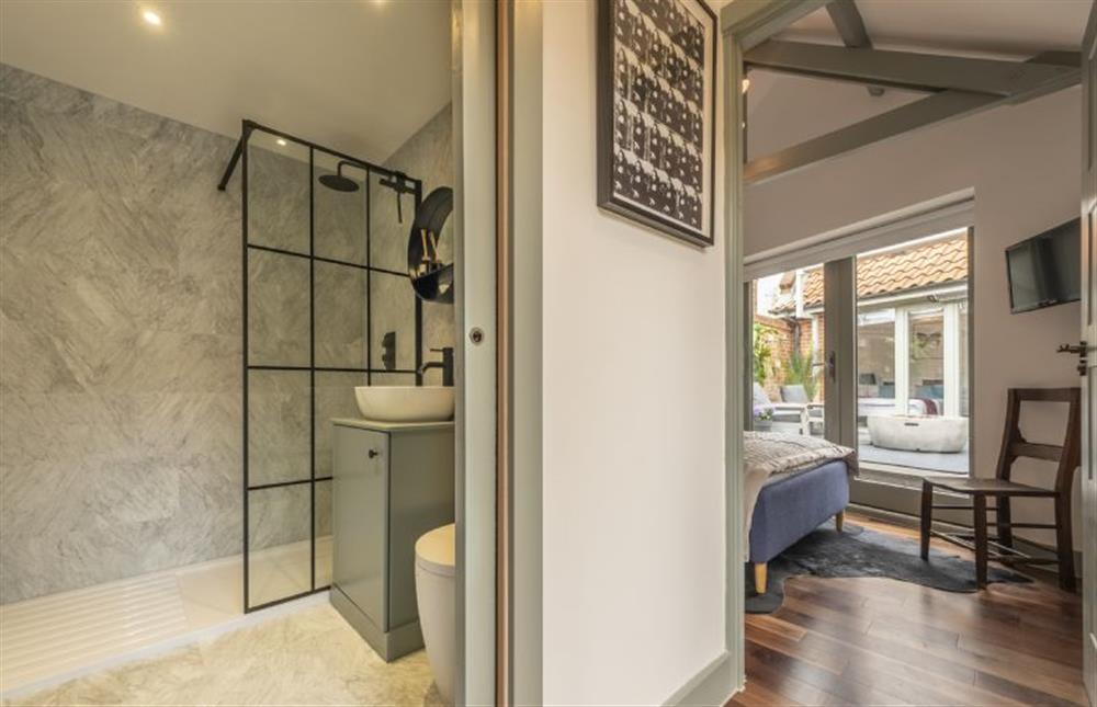 Joint shower room with walk-in shower at Tern Cottage, Burnham Market near Kings Lynn