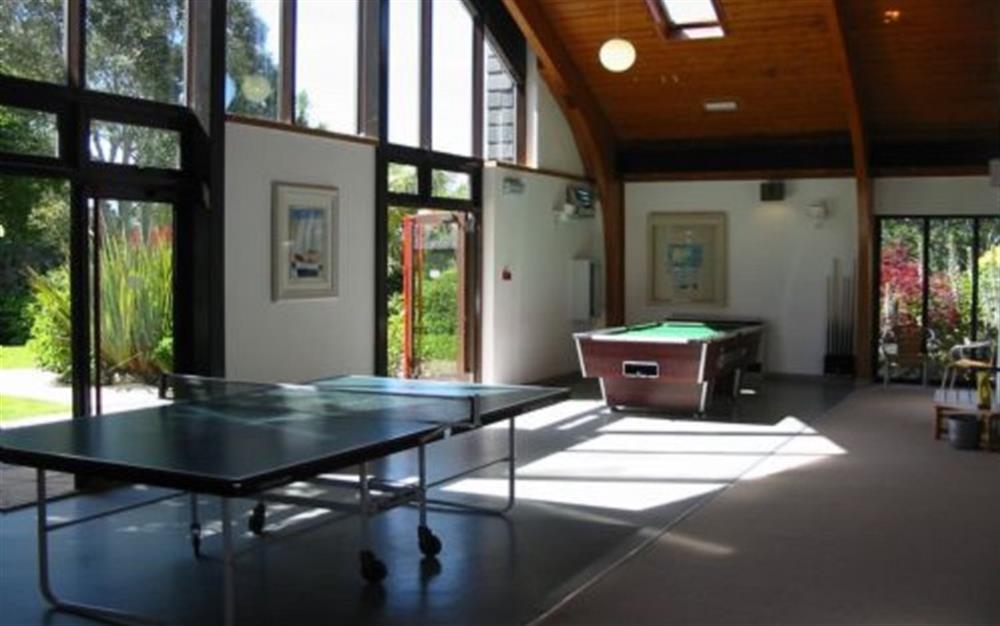 There's pool and a table tennis table in the Leisure Centre Reception. at Teylu in Maenporth