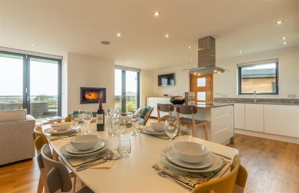 Gather round with friends and family at Teyr Mor Cliff, Chapel Porth, St Agnes