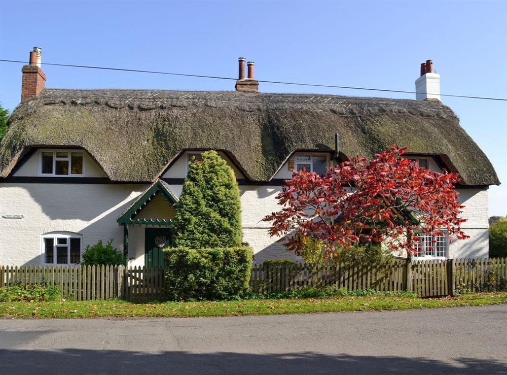 Thatch Cottage in Calke, near AshbyDeLaZouch, Derbyshire sleeps 6