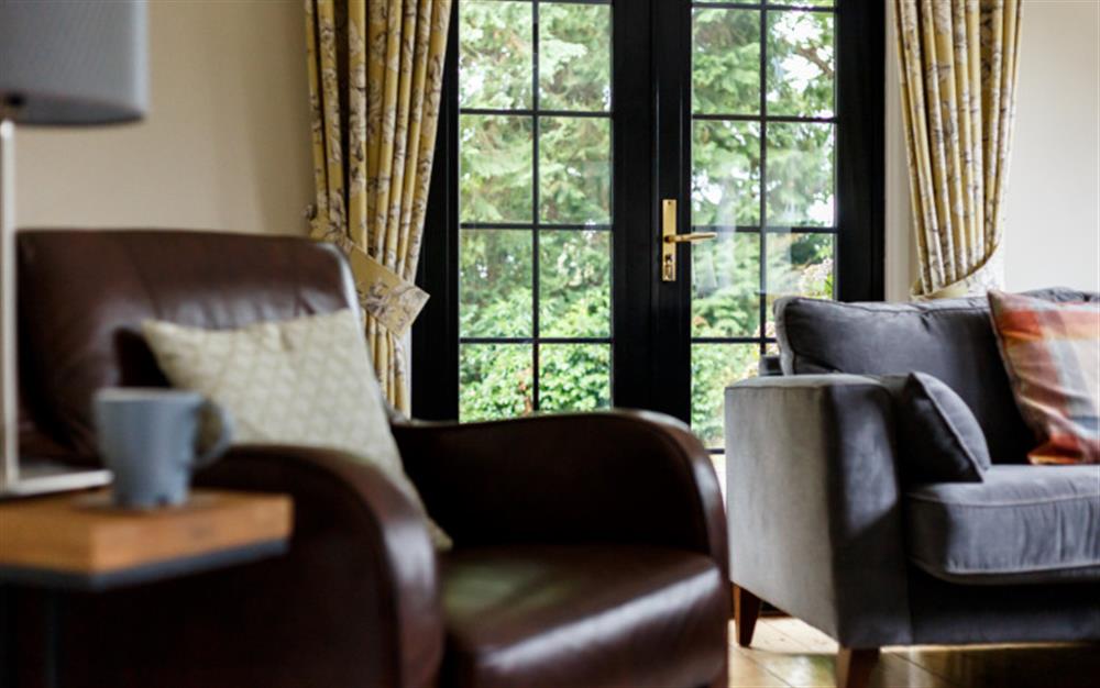 The living room at Thatchby Oak in Brockenhurst