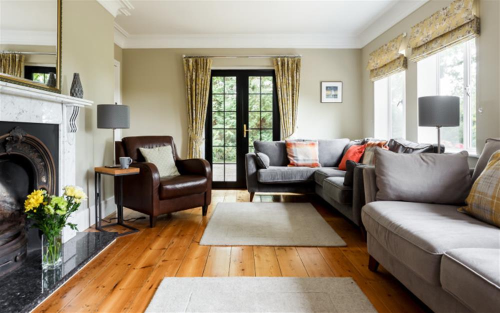 This is the living room (photo 3) at Thatchby Oak in Brockenhurst