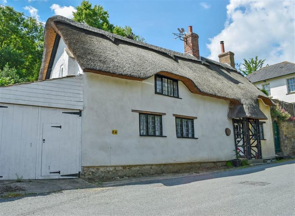 Thatchdown Cottage in Barrington, near Ilminster, Somerset sleeps 6