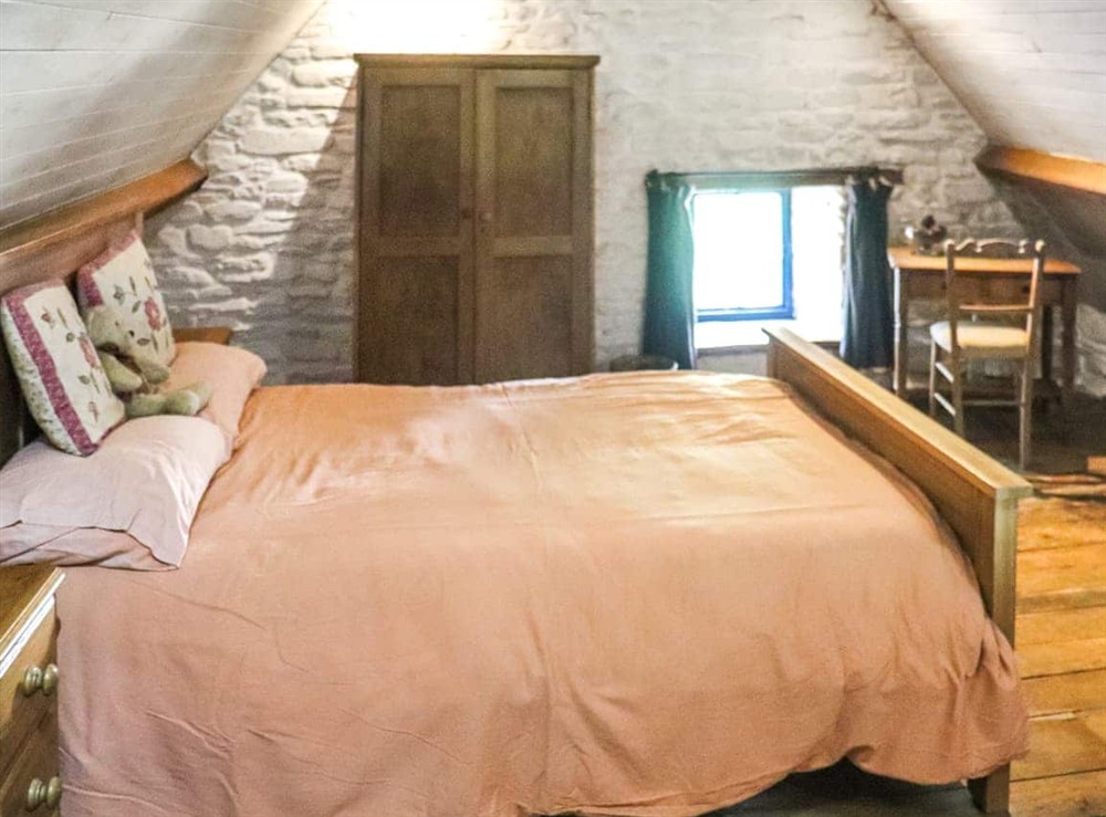 Double bedroom at Thatched Cottage in Llandeilo, Dyfed