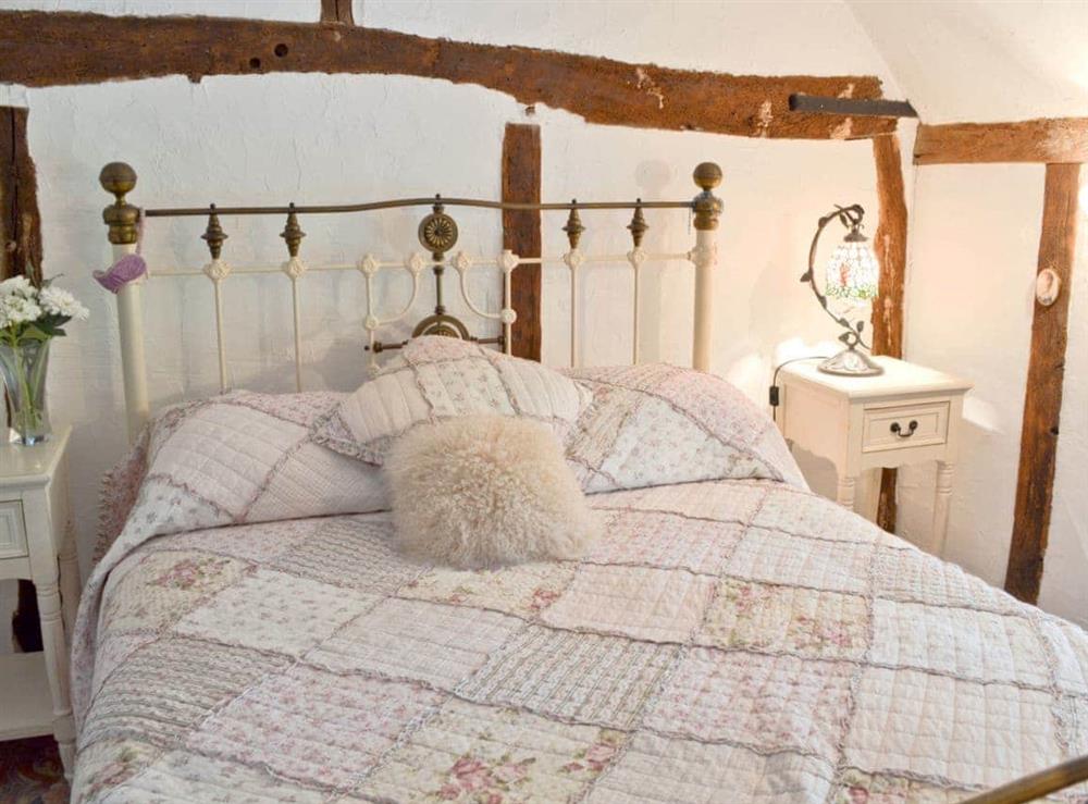 Cosy double bedroom at Thatched Cottage in Steven’s Crouch, near Battle, East Sussex