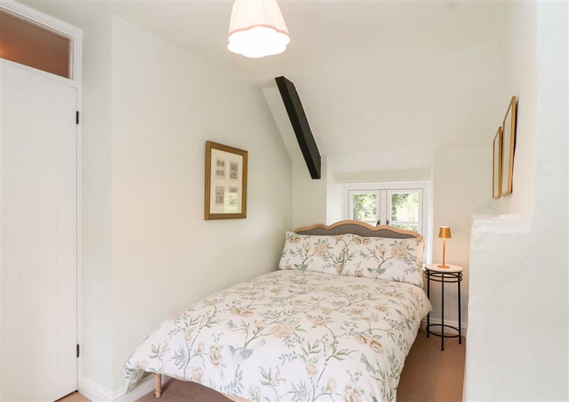 One of the 2 bedrooms at Thatchers End, Sherborne
