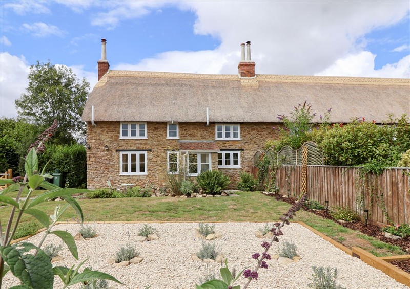 Outside (photo 2) at Thatchers End, Sherborne