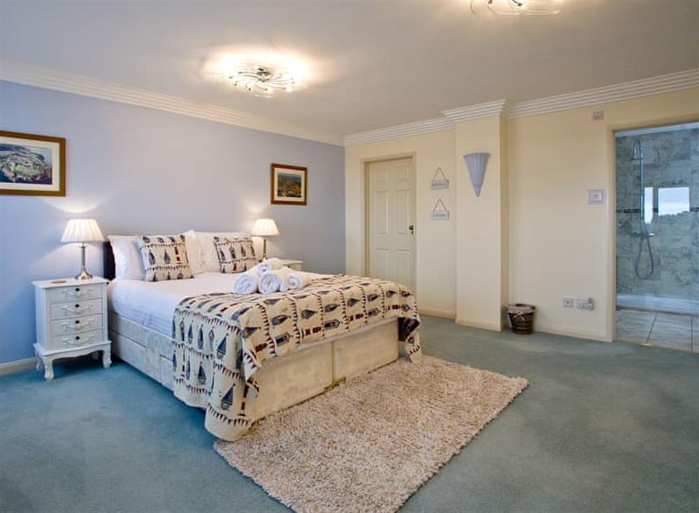 Double bedroom (photo 2) at Thatchers Rock Heights in Torquay, Devon