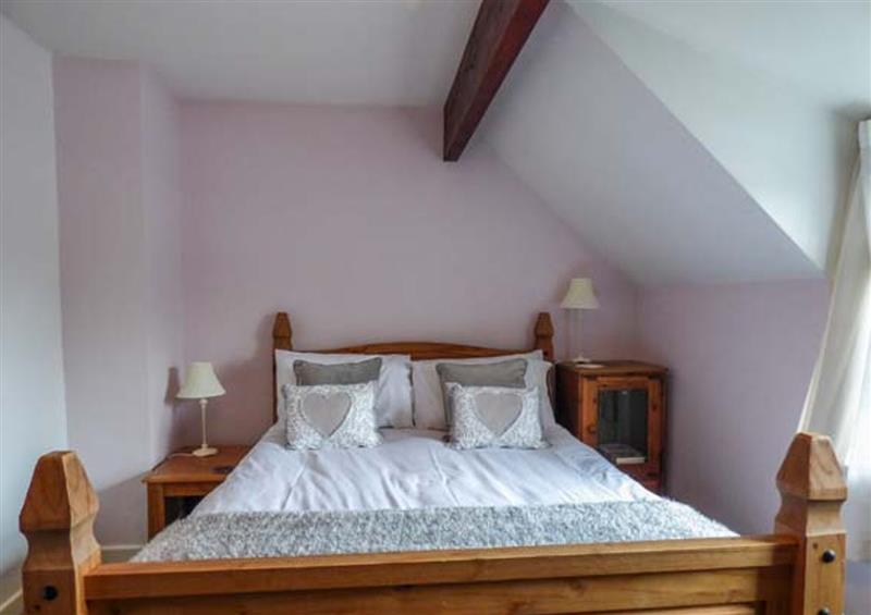 One of the 3 bedrooms at Thatchings, Stratton