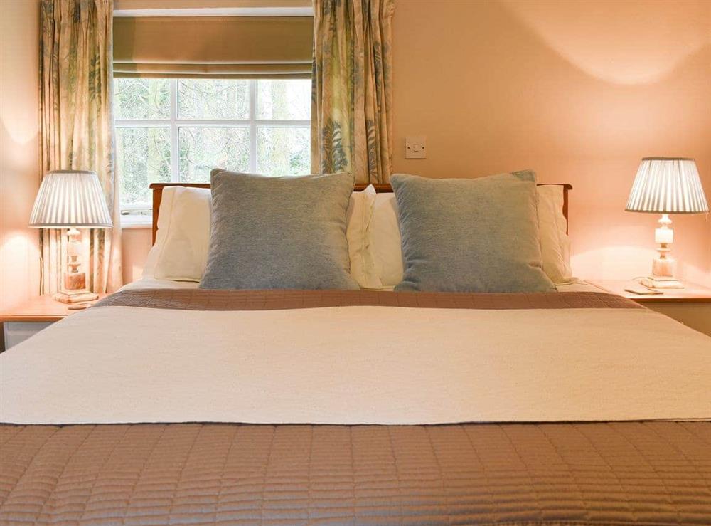 Charming and romantic double bedroom at The Farriers, 