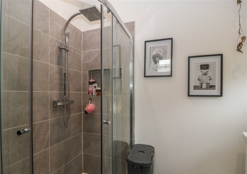 Bathroom at The Annex, Birdwood near Huntley