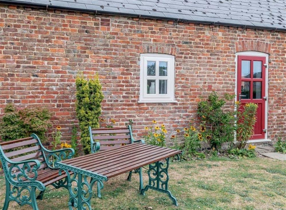 Sitting-out-area at The Annexe @Hornsland Barn in Frampton West, Lincolnshire