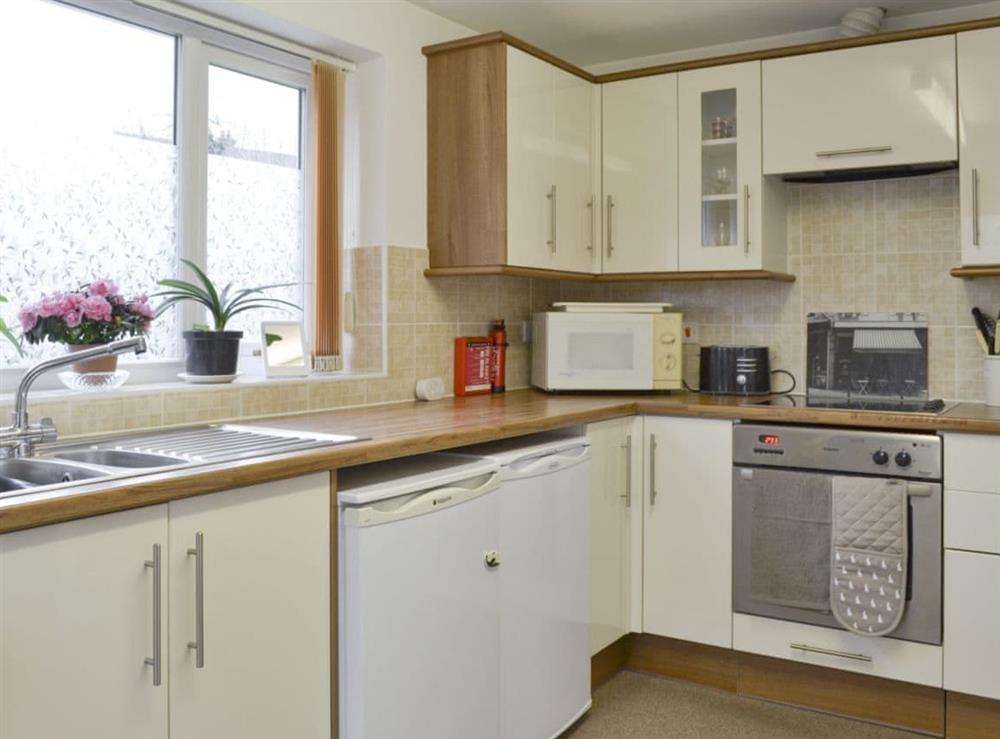 Well-equipped fitted kitchen at The Annexe in Knaresborough, North Yorkshire