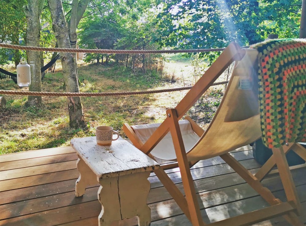 Sitting-out-area at The Apple Bobber in Halesworth, Suffolk