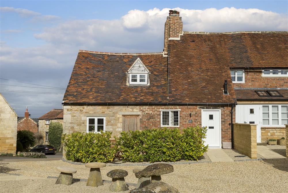 The Bakery is a charming character cottage, beautifully refurbished to provide comfortable living space (photo 2)