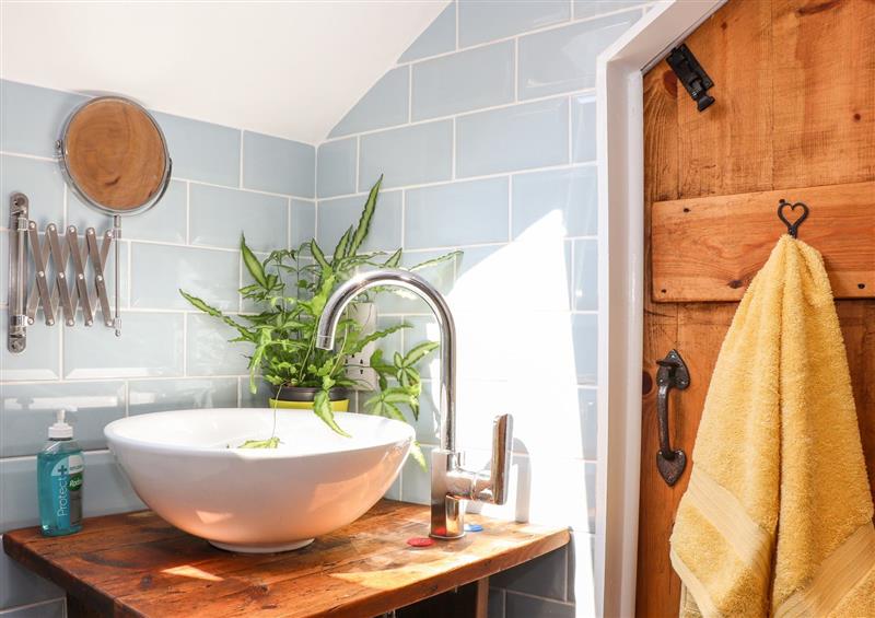 The bathroom at The Barn at Trevothen Farm, Coverack