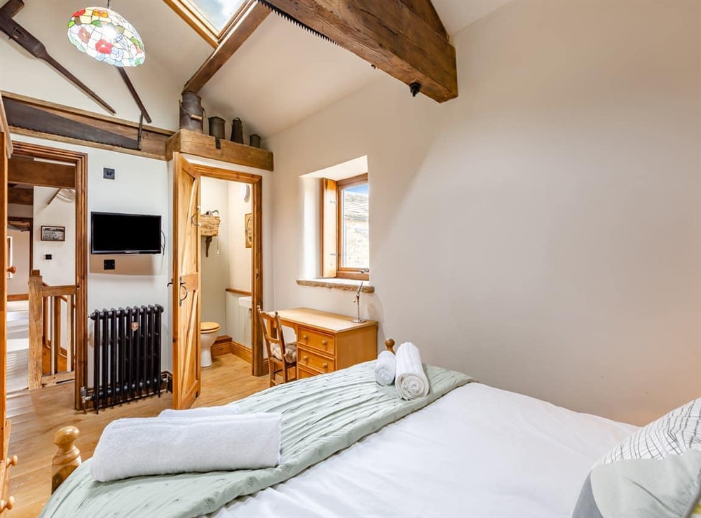 Double bedroom (photo 10) at The Barn in Keighley, West Yorkshire