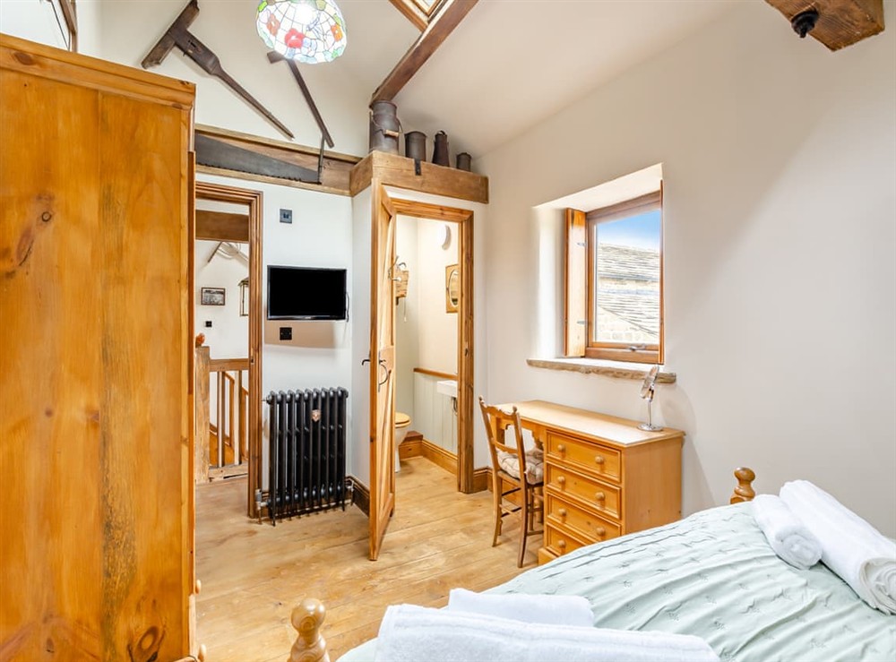 Double bedroom (photo 11) at The Barn in Keighley, West Yorkshire