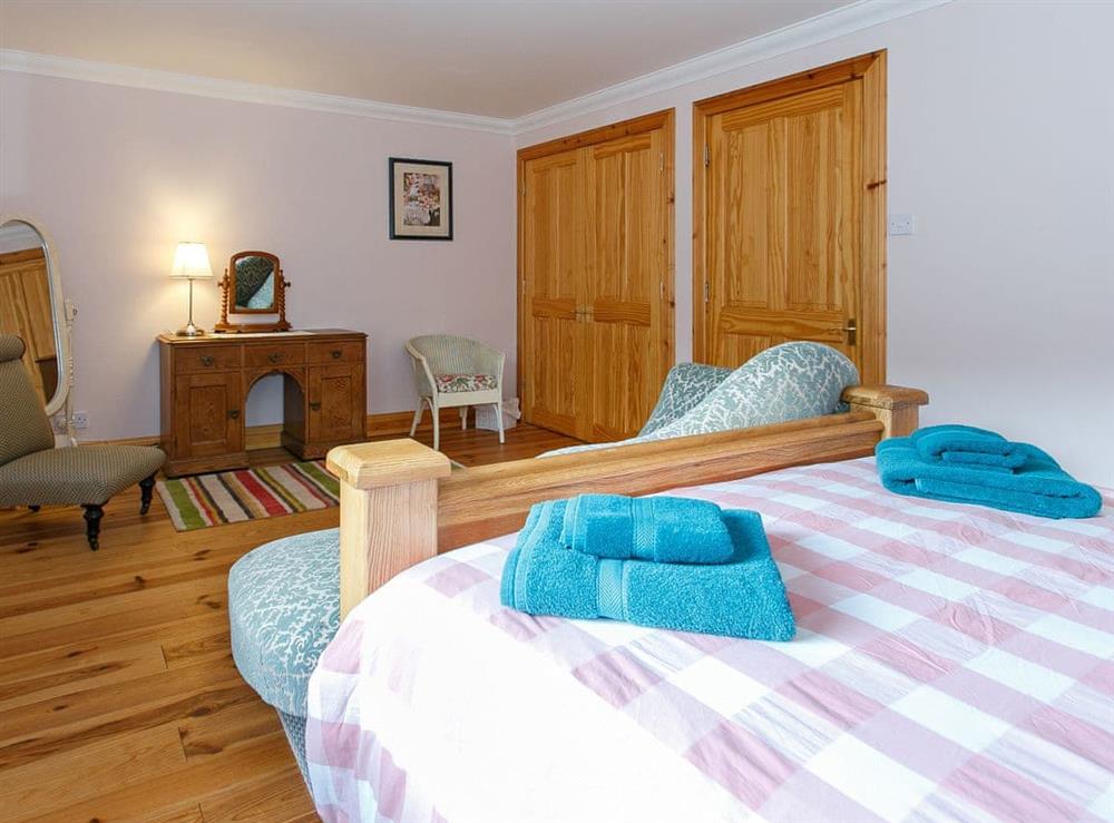 Double bedroom (photo 3) at The Barn in Lochearnhead, Perthshire