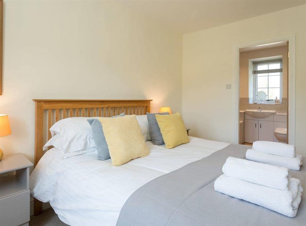 Peaceful en-suite double bedroom at The Barn, Oak Tree Farm in West Witton, near Leyburn, Yorkshire, North Yorkshire