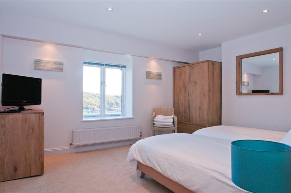 Twin room with two single beds (can be linked on request) at The Beach House (Woodside) in Bennett Road, Salcombe