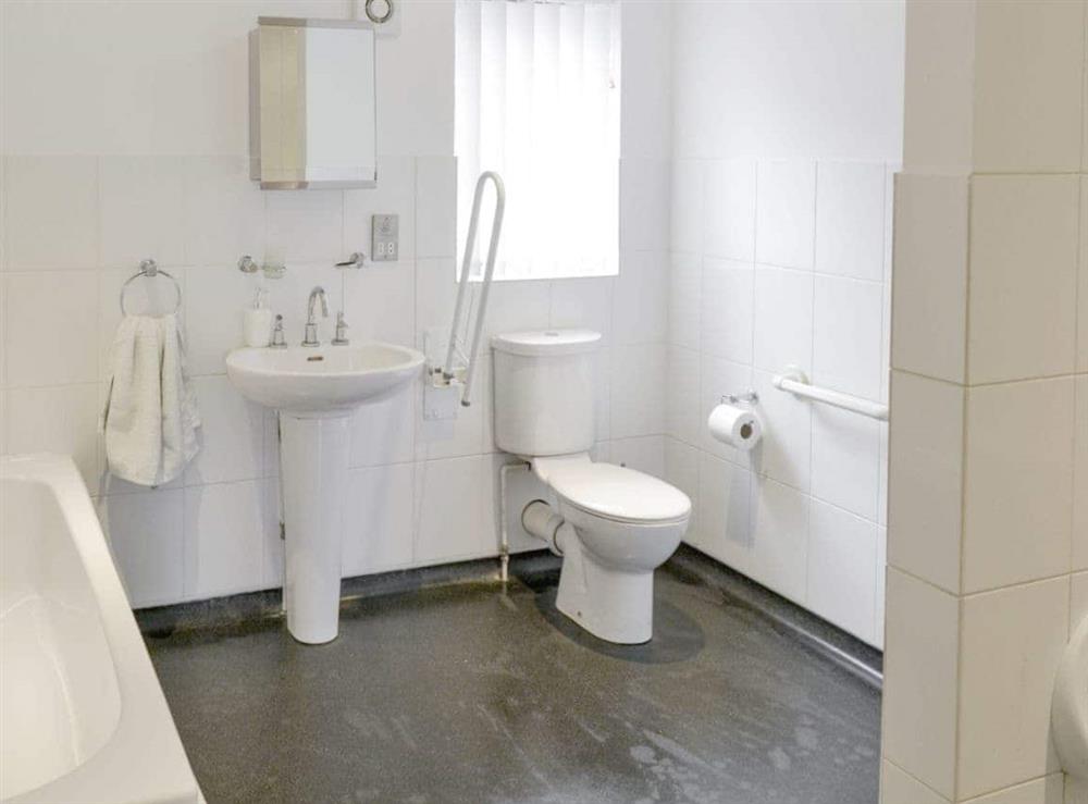 Family bathroom with separate walk-in shower area at The Beeches in Sea Palling, Norfolk. , Great Britain