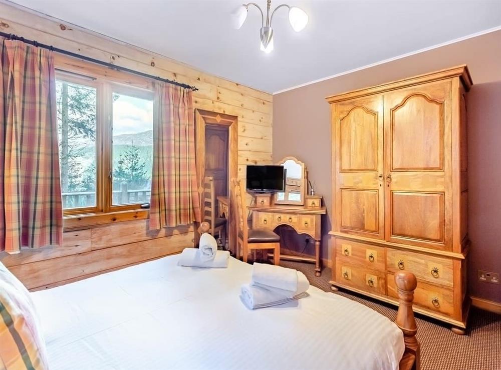 Double bedroom (photo 5) at The Ben on Loch Ness in Foyers, near Inverness, Inverness-Shire