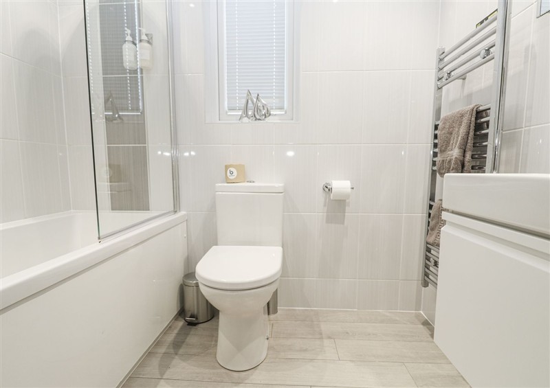 The bathroom (photo 2) at The Black Barnacle, Portreath