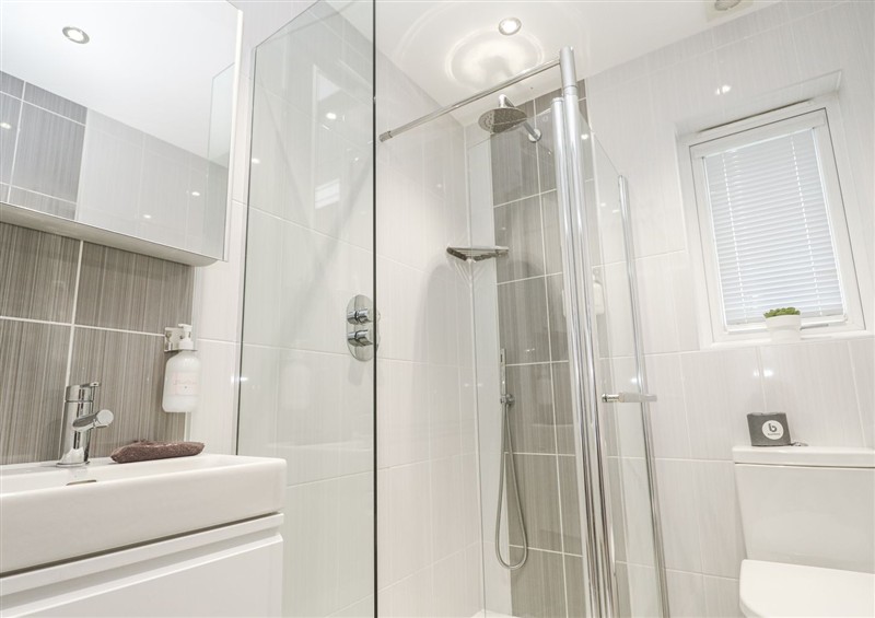 The bathroom at The Black Barnacle, Portreath
