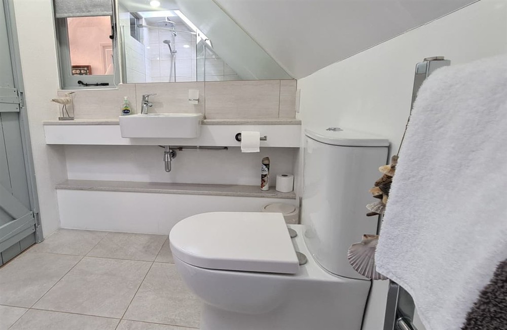 Bathroom at The Boathouse in St Mawes, Cornwall