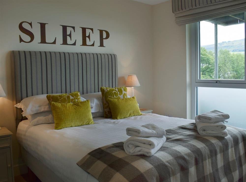 Charming double bedroom with en-suite at The Bothy in Fearnan, near Aberfeldy, Perthshire