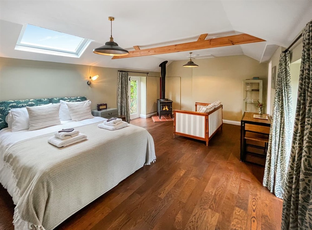 Double bedroom (photo 2) at The Butterchurn in Halesworth, Suffolk