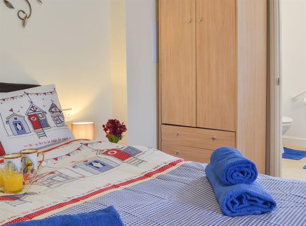 Welcoming studio close to the sea at The Cabin in Pevensey Bay, near Eastbourne, East Sussex