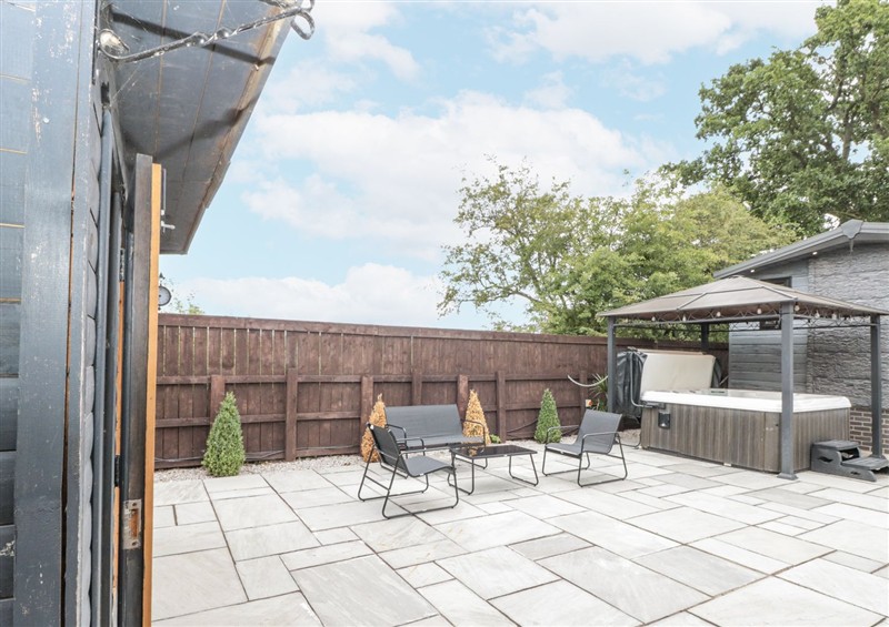 The patio at The Cabin, Thornton Dale