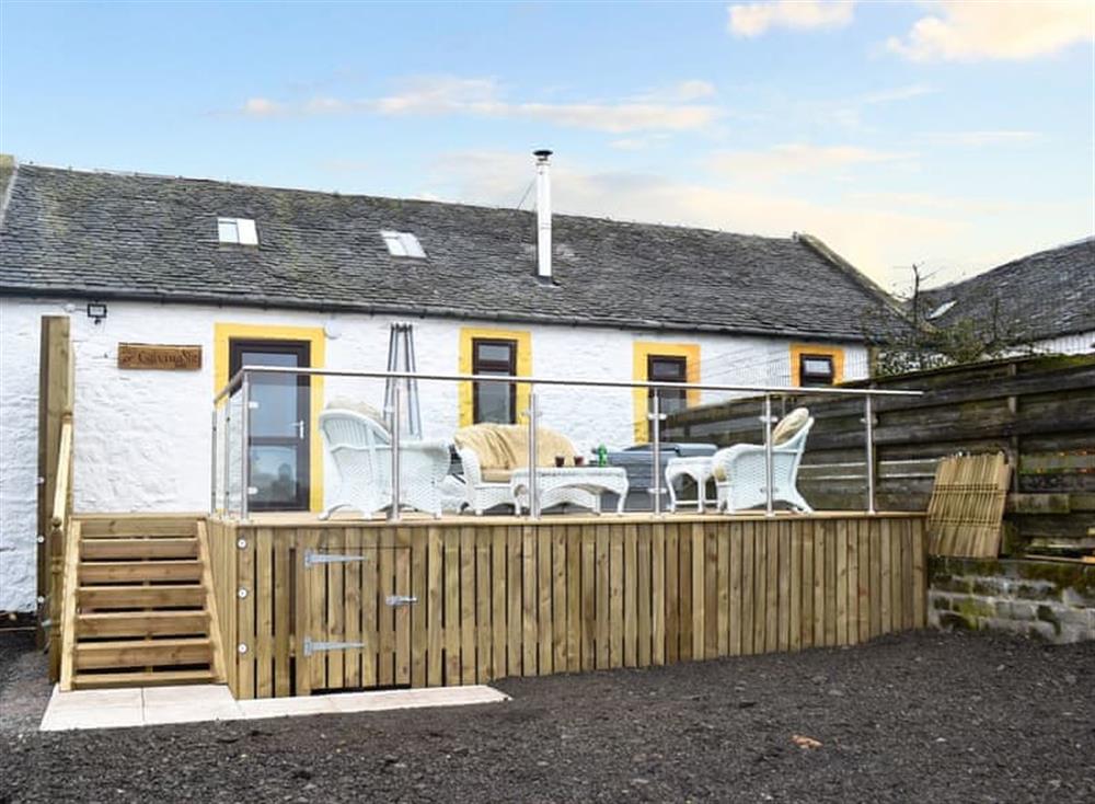 Lovely stone-built holiday cottage at The Calving Shed in Near Neilston, Lanarkshire