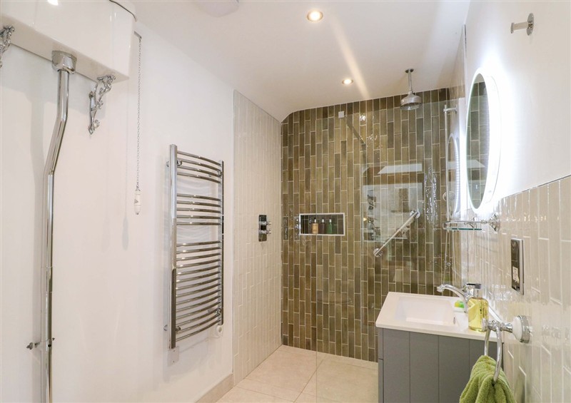 The bathroom at The Canalside Cottage, Shardlow near Castle Donington
