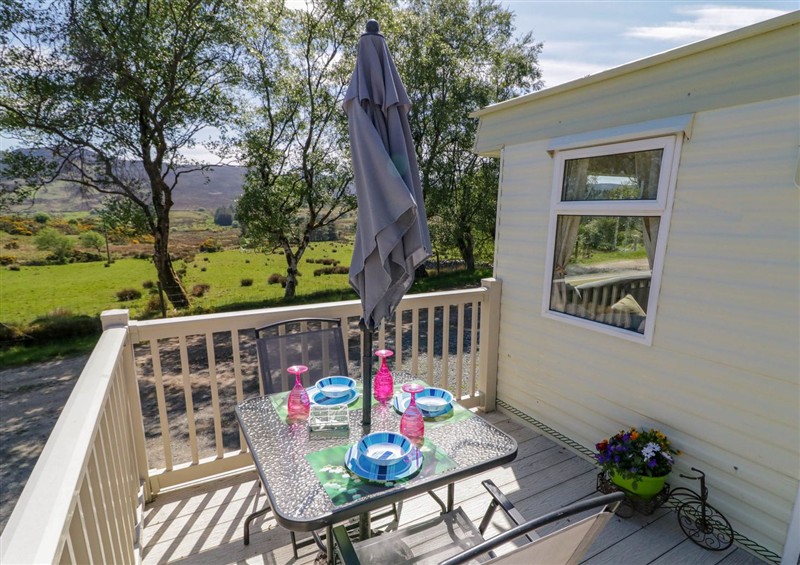 Outside at The Caravan@Meenacross, Cranford near Carrigart