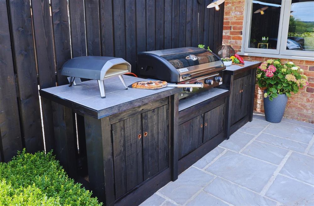 The BBQ and pizza oven