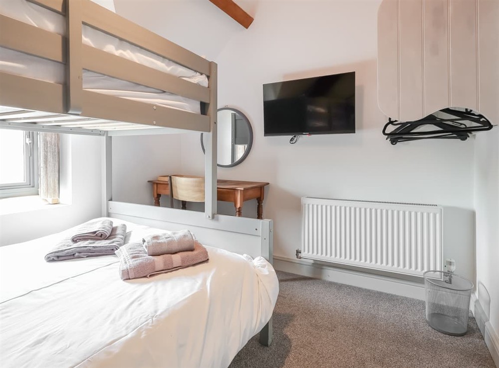 Bunk bedroom at The Cart Arms in Gloucester, Gloucestershire