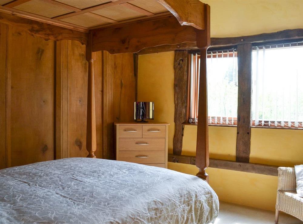 Four poster bedroom (photo 2) at The Cart Shed in Knapton Green, near Leominster, Herefordshire