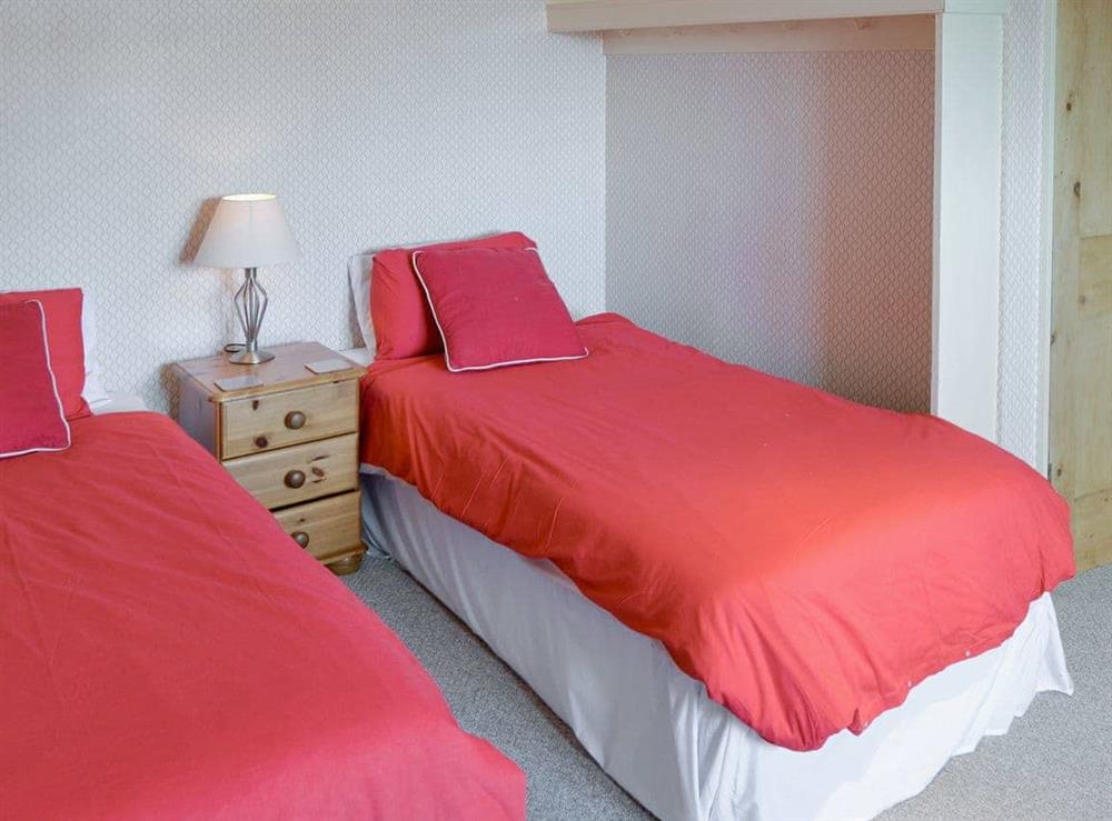Good-sized twin bedroom at The Castaway in Mundesley, Norfolk