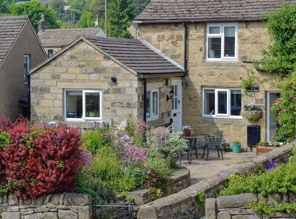 Attractive holiday accommodation at The Causeway in Eyam, near Bakewell, Derbyshire